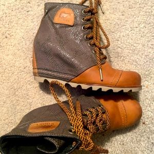 Sorel premium Wedge Booties Size 7.5